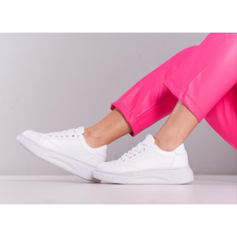 Tênis Branco casual confortável moderno Tênis coringa Tênis básico Tênis confortável Tênis Inverno Tendência – foto na Shopee Brasil