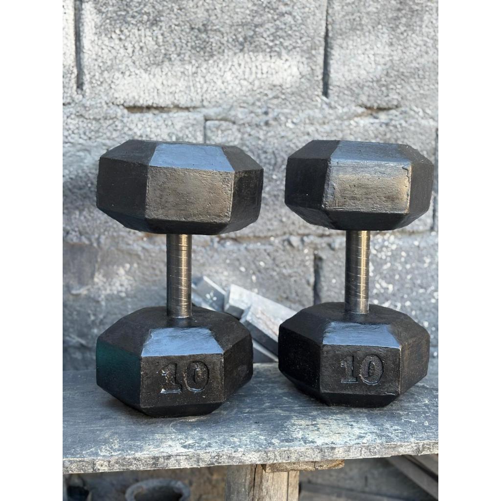 Par de Halter de 10kg - Halter sextavado de cimento - Treino em casa - Halter de 10kg – foto na Shopee Brasil